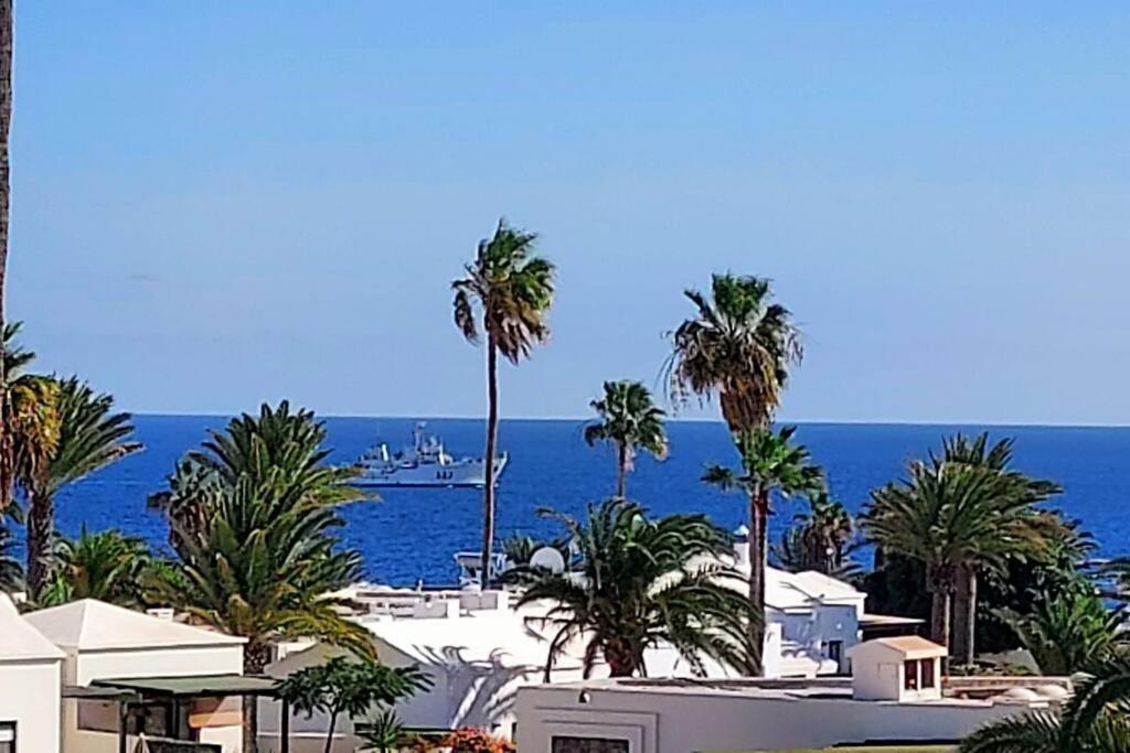 Luxury Ocean View Playa Roca Apartment Costa Teguise Exterior photo