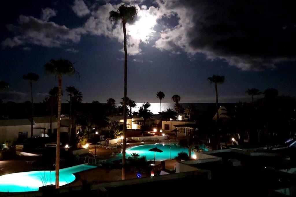 Luxury Ocean View Playa Roca Apartment Costa Teguise Exterior photo