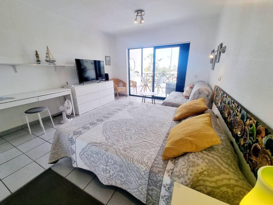 Luxury Ocean View Playa Roca Apartment Costa Teguise Exterior photo